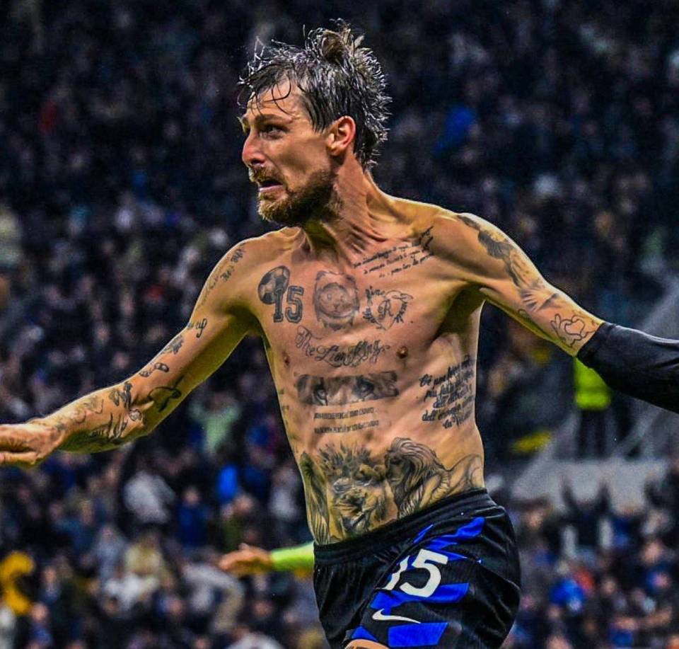 他被迫离开 他被迫离开