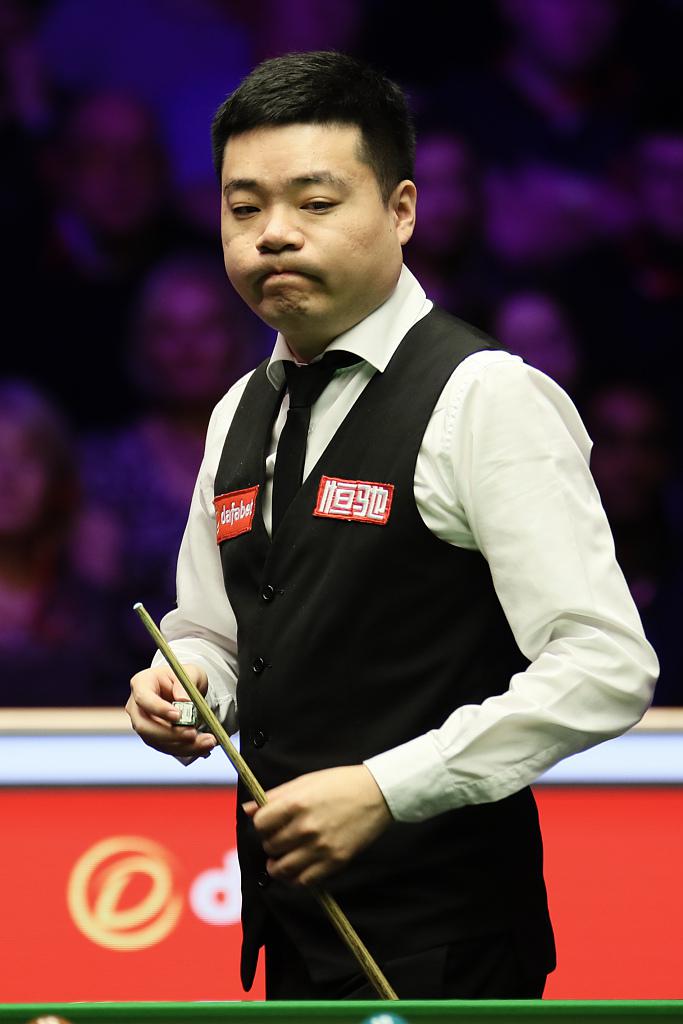 向看台上的 向看台上的