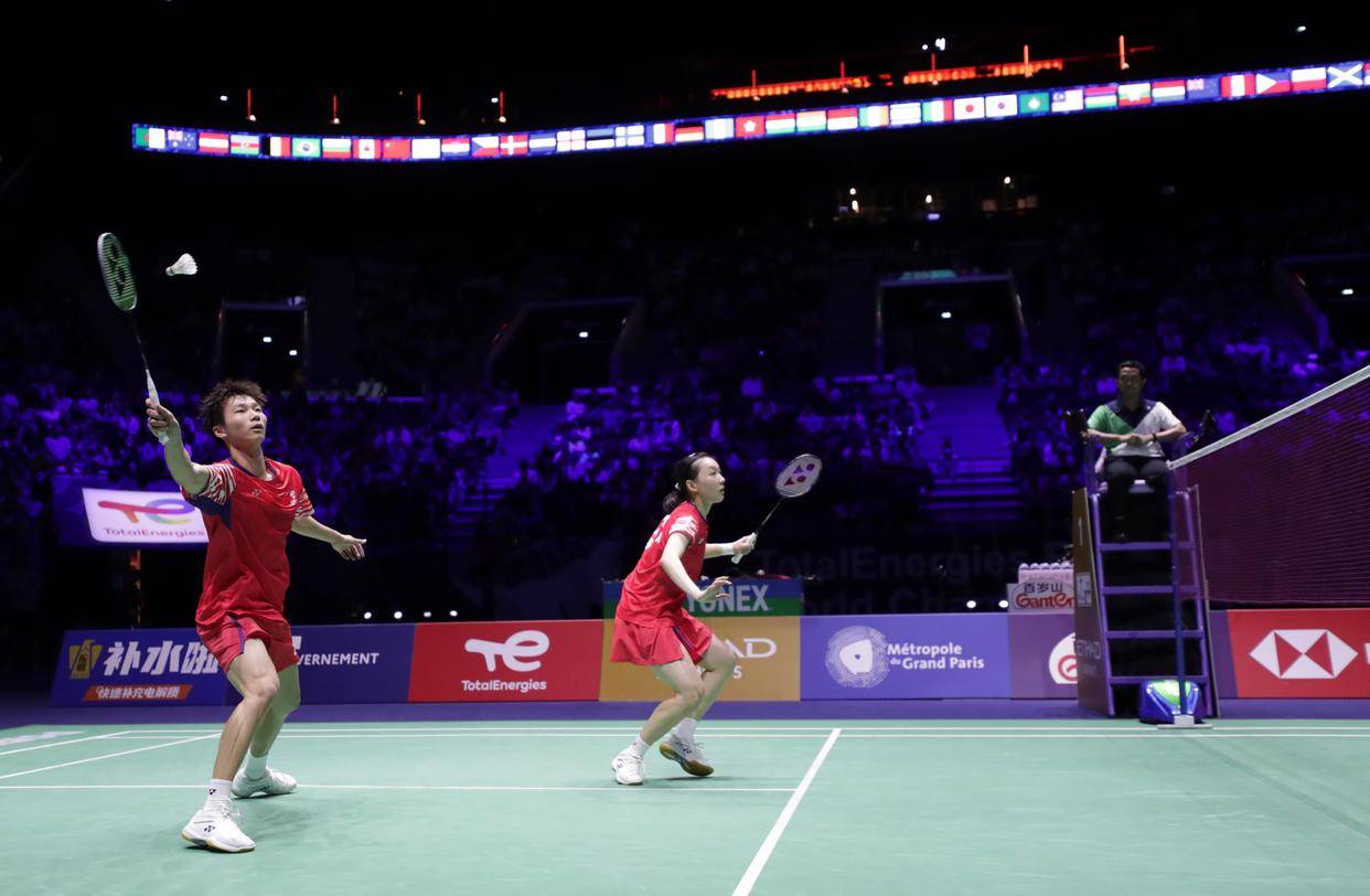 都在密切关 都在密切关