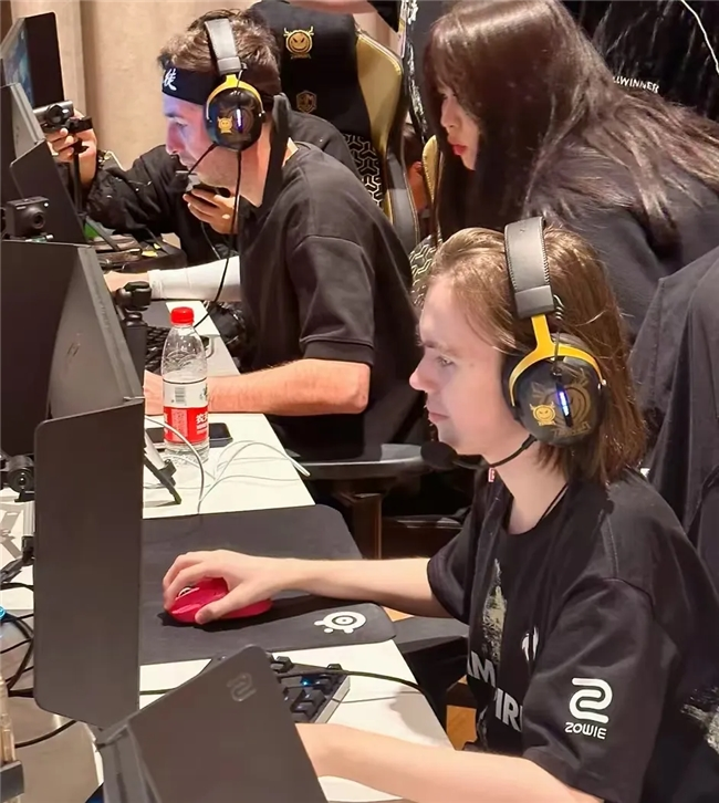 持球手与高 持球手与高