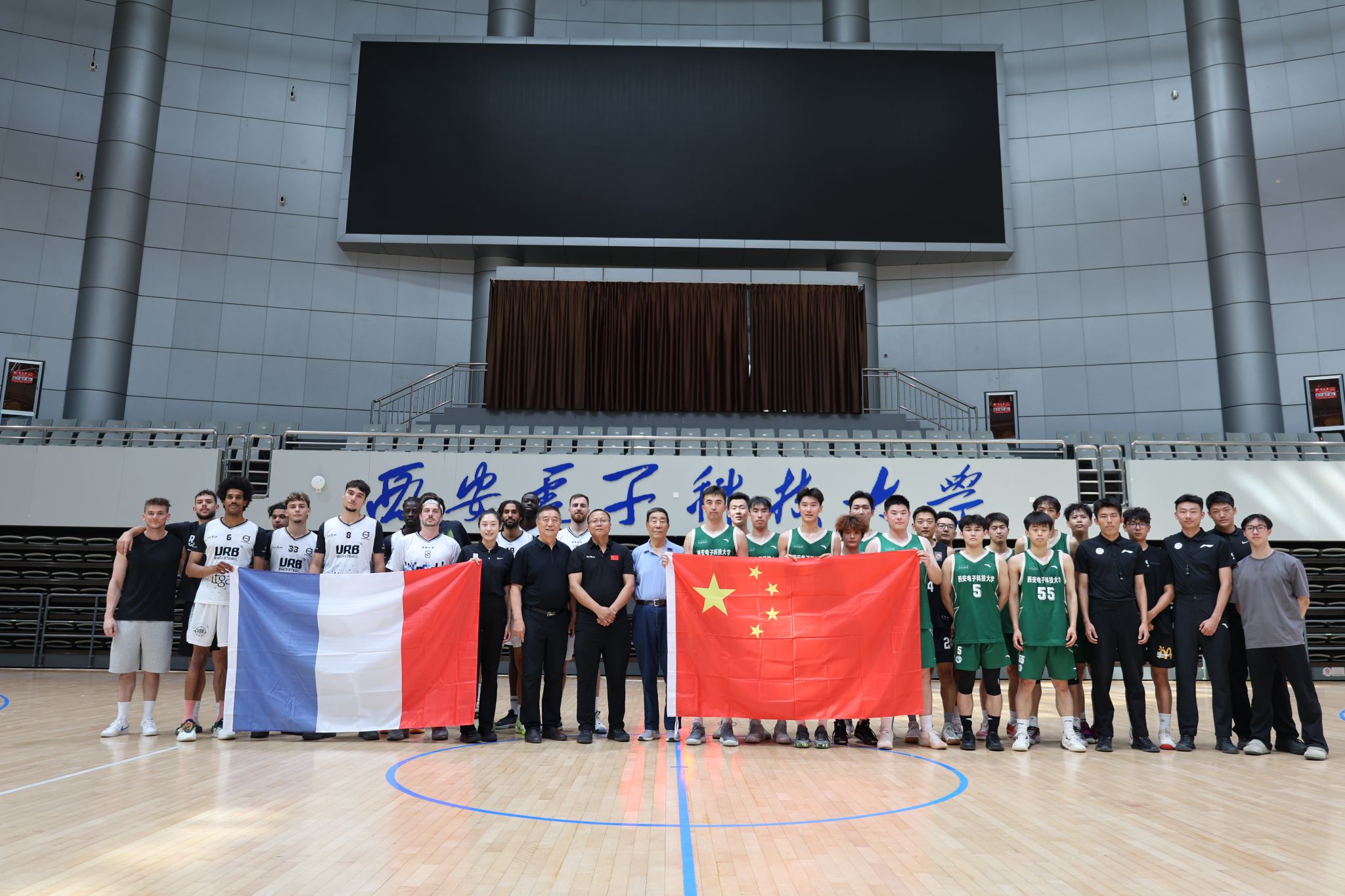 破解新闻 破解新闻